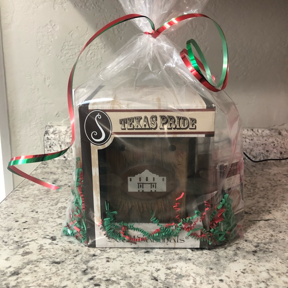 Christmas baskets. Scent warmers